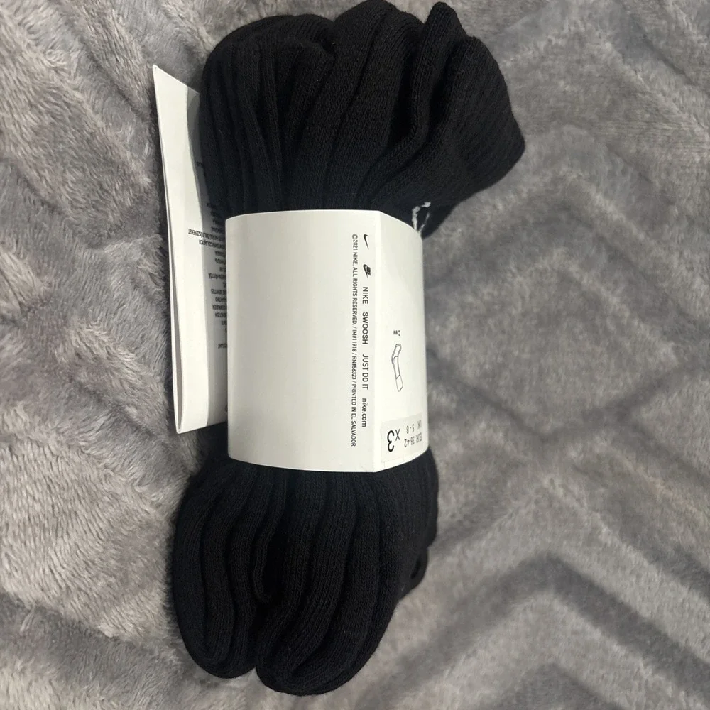 Nike Everyday Unisex Dri-FIT  3 Pairs Cotton Cushioned Crew Socks size: M. Black